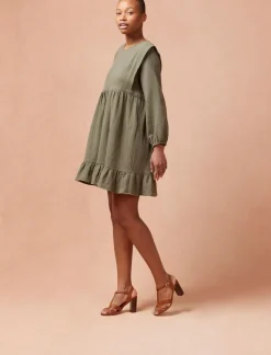 Noemie><noscript><img width=